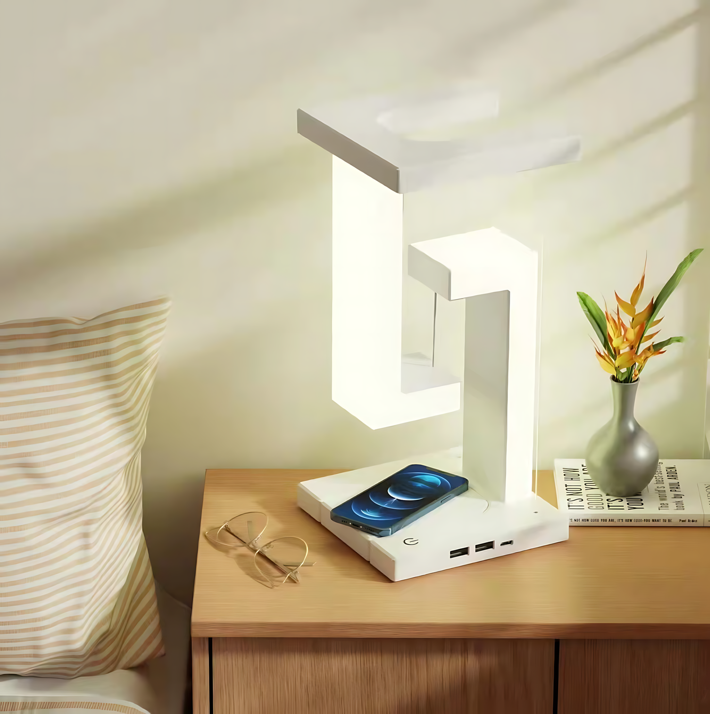 Lumina™ Floating Lamp