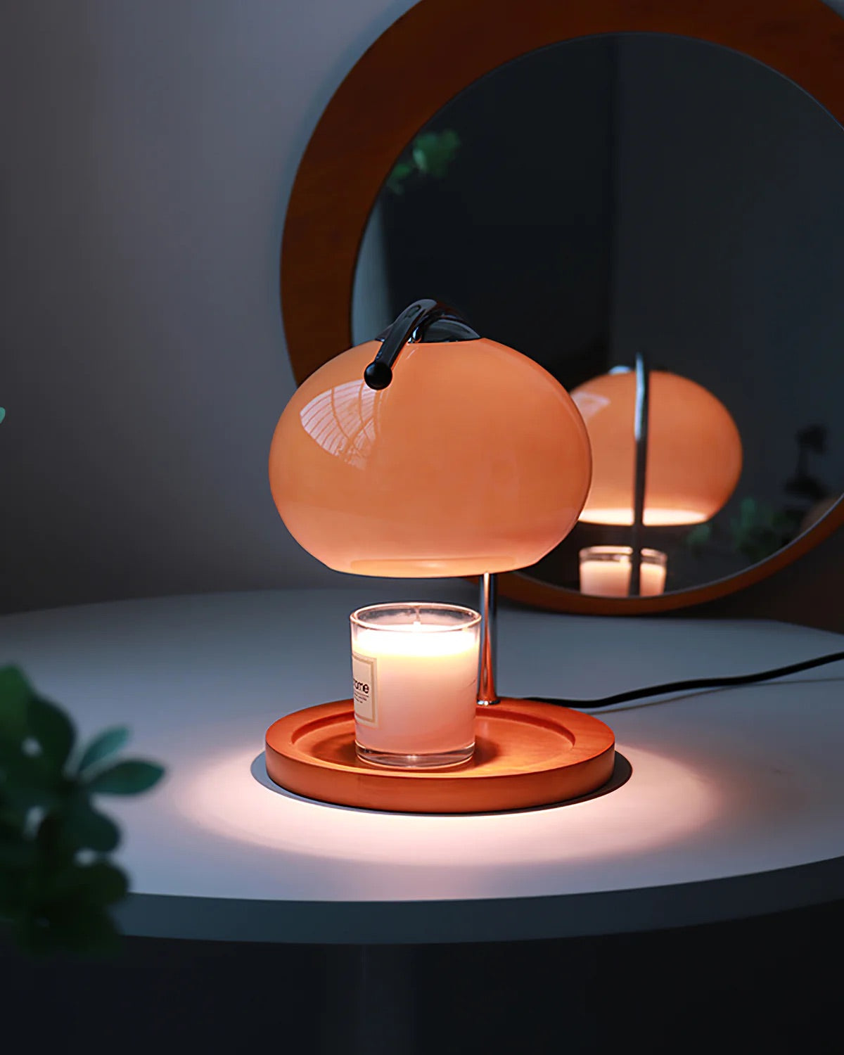 The Solange Table Lamp