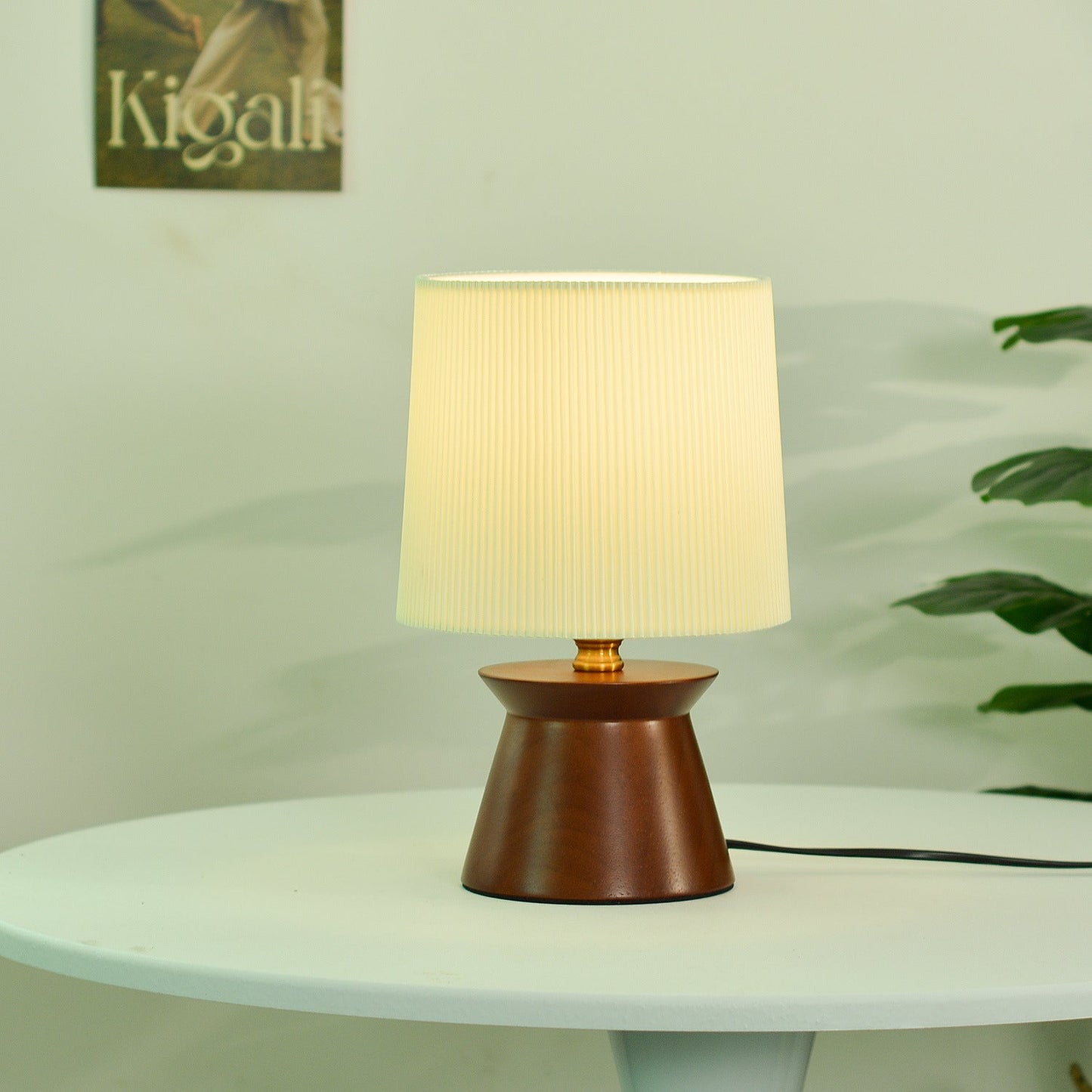 French Retro Solid Wood Striped Table Lamp