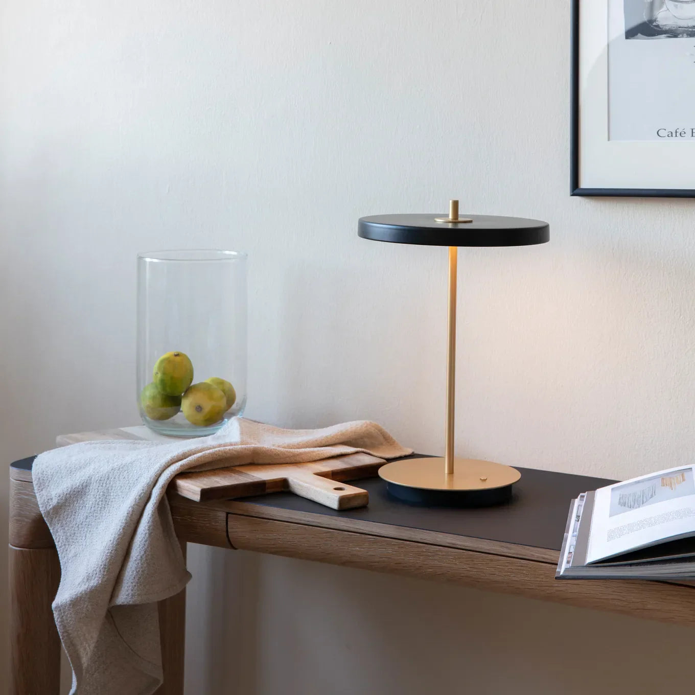 Golden Ray Elegance Wireless Table Lamp