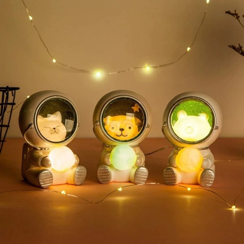 Astronaut Pet Lamp